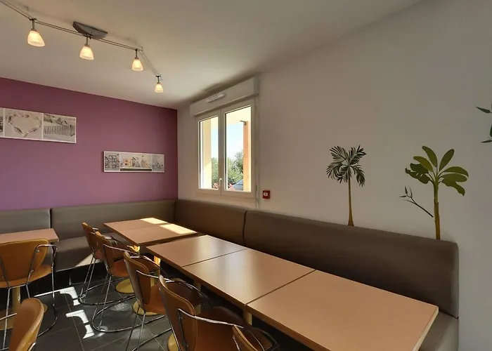 Apart Otel Oceane Avrainville (Essonne)
